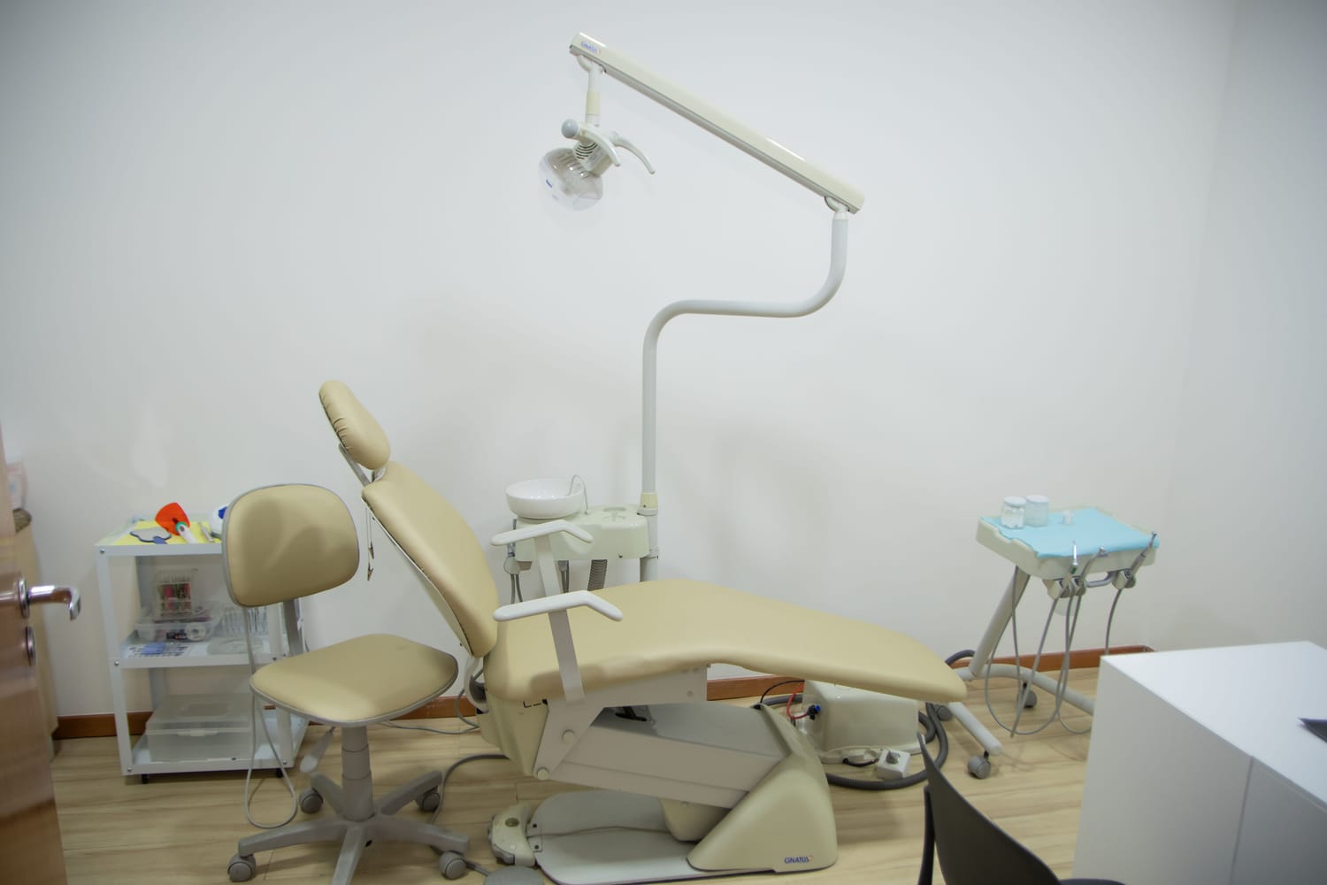 Consultório odontológico equipado da Clínica Aragão & Cesar